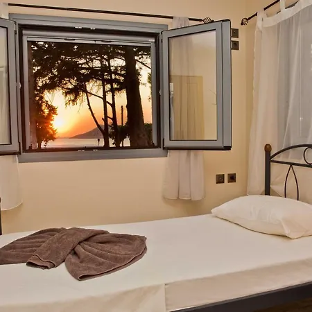 בית נופש Marialenas House - Stone House At Kalymnos Myrties